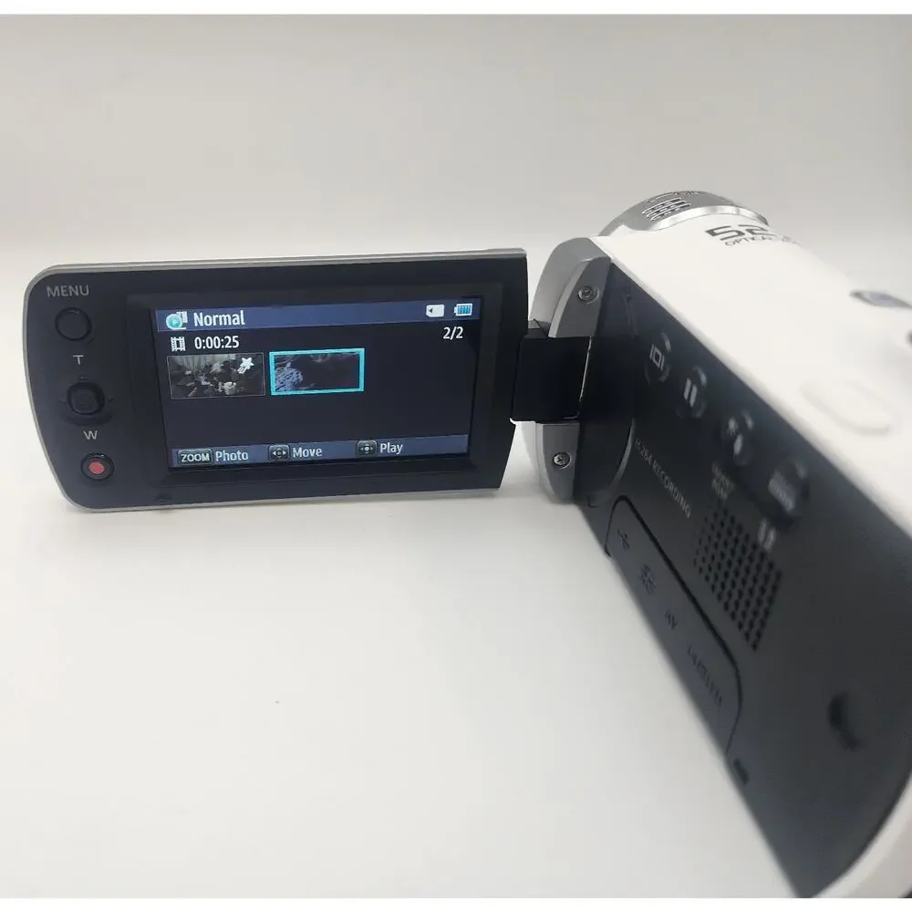 Samsung HMX-F90 HD Camcorder + New Battery, Charger, Memory Card, Manual, etc